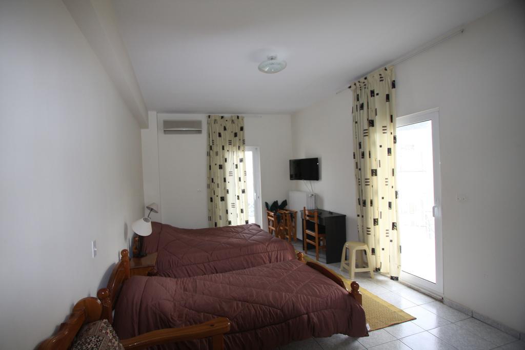 Miloi Rooms And Apartments Екстериор снимка