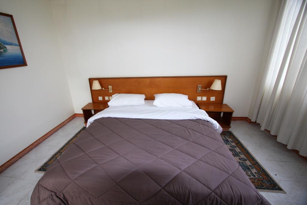 Miloi Rooms And Apartments Екстериор снимка