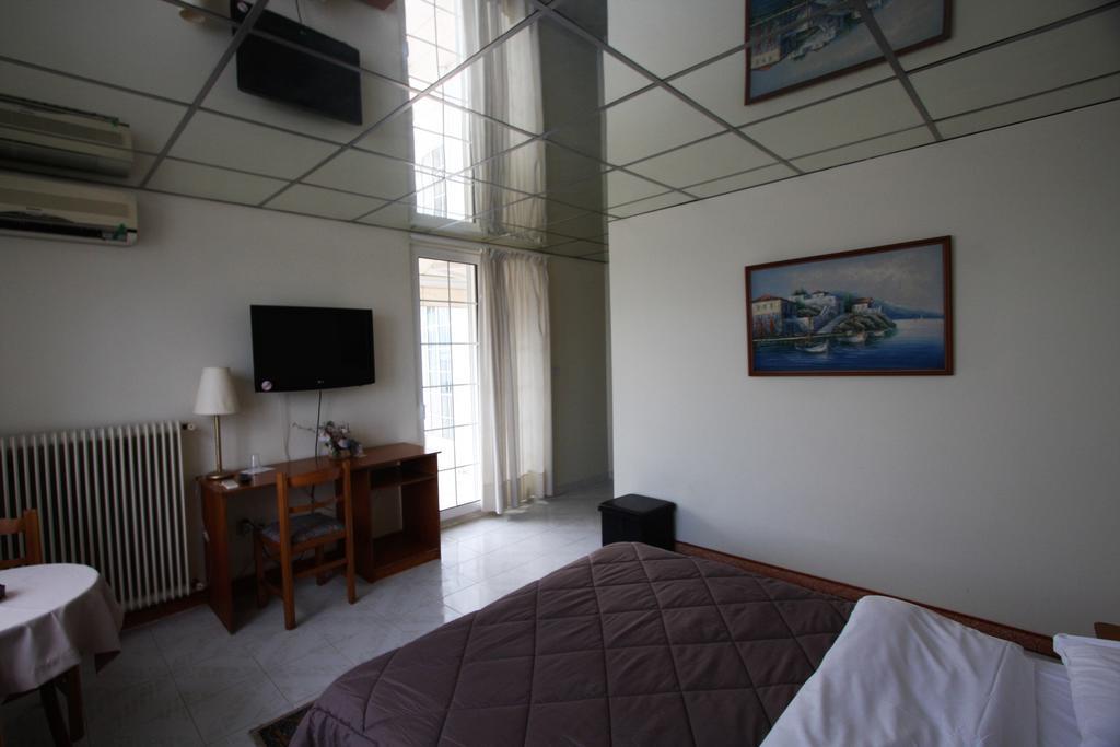 Miloi Rooms And Apartments Екстериор снимка