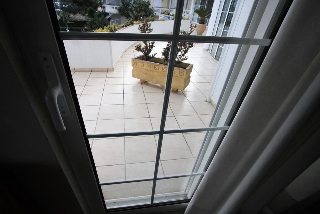 Miloi Rooms And Apartments Екстериор снимка