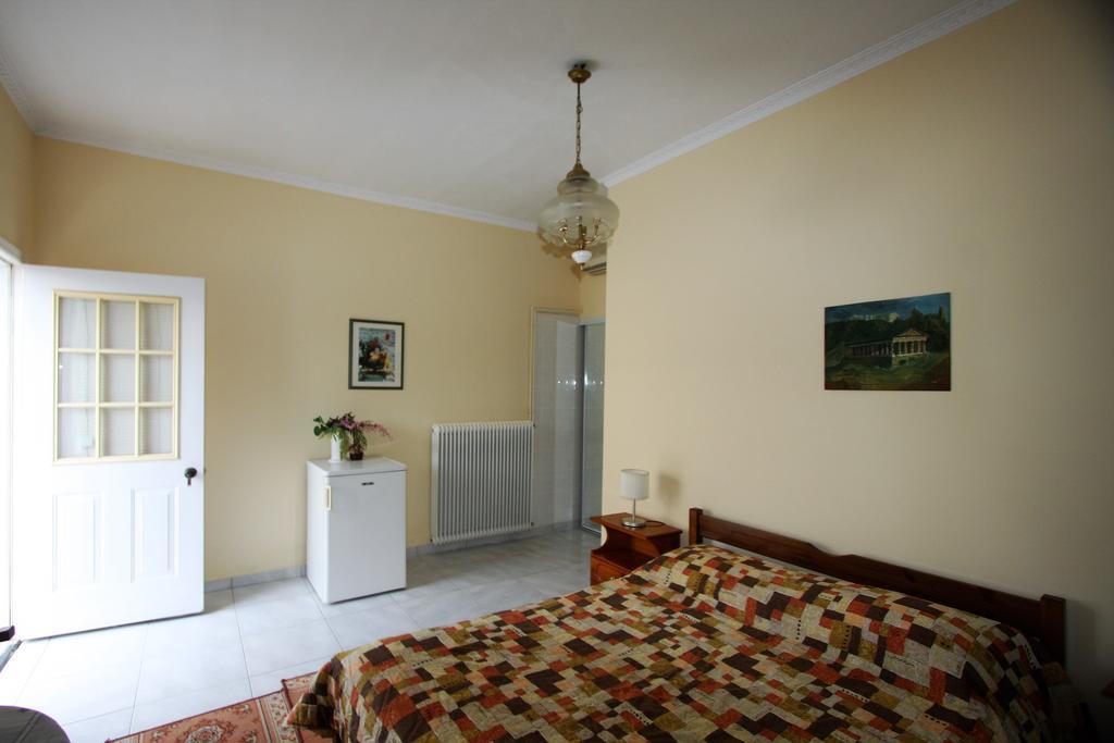 Miloi Rooms And Apartments Екстериор снимка