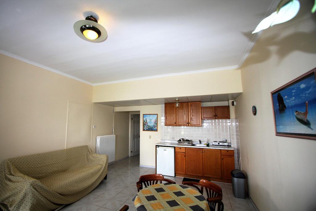 Miloi Rooms And Apartments Екстериор снимка