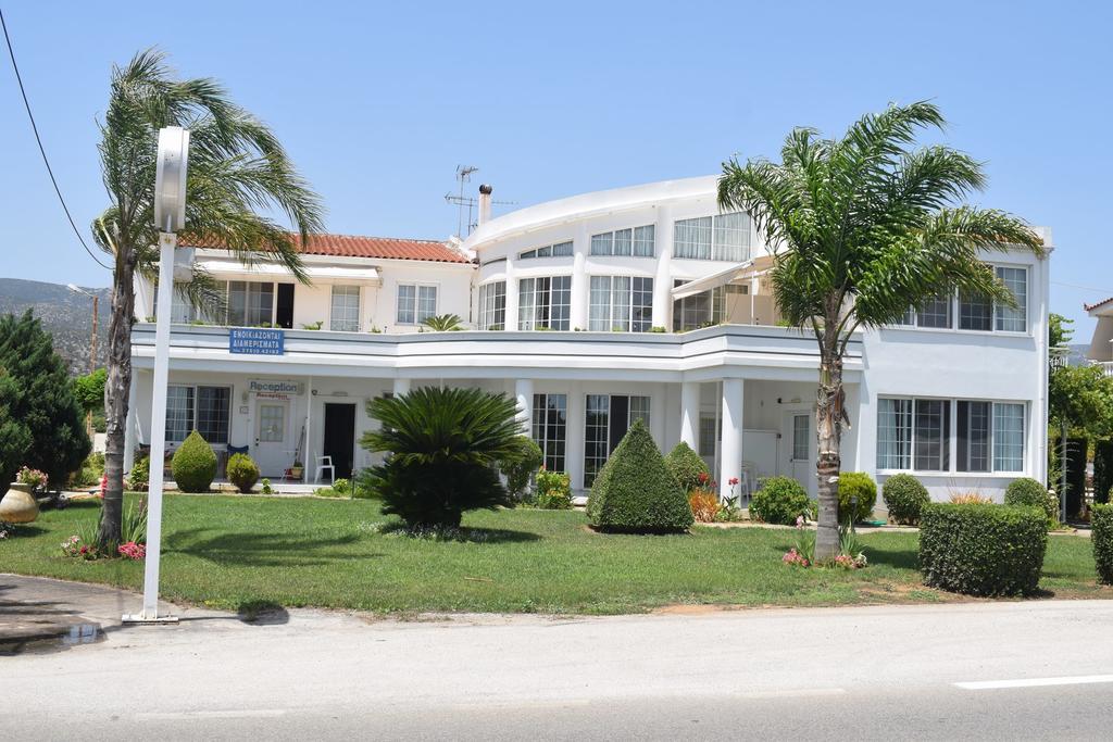 Miloi Rooms And Apartments Екстериор снимка