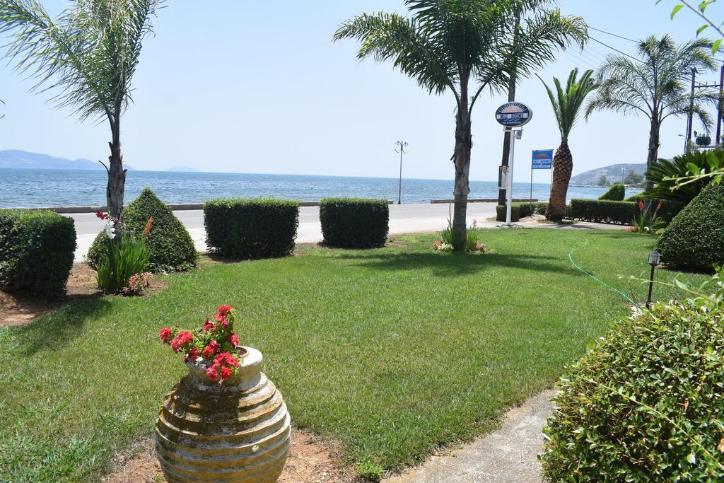 Miloi Rooms And Apartments Екстериор снимка
