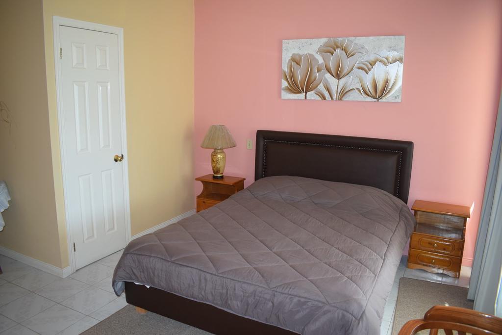 Miloi Rooms And Apartments Екстериор снимка