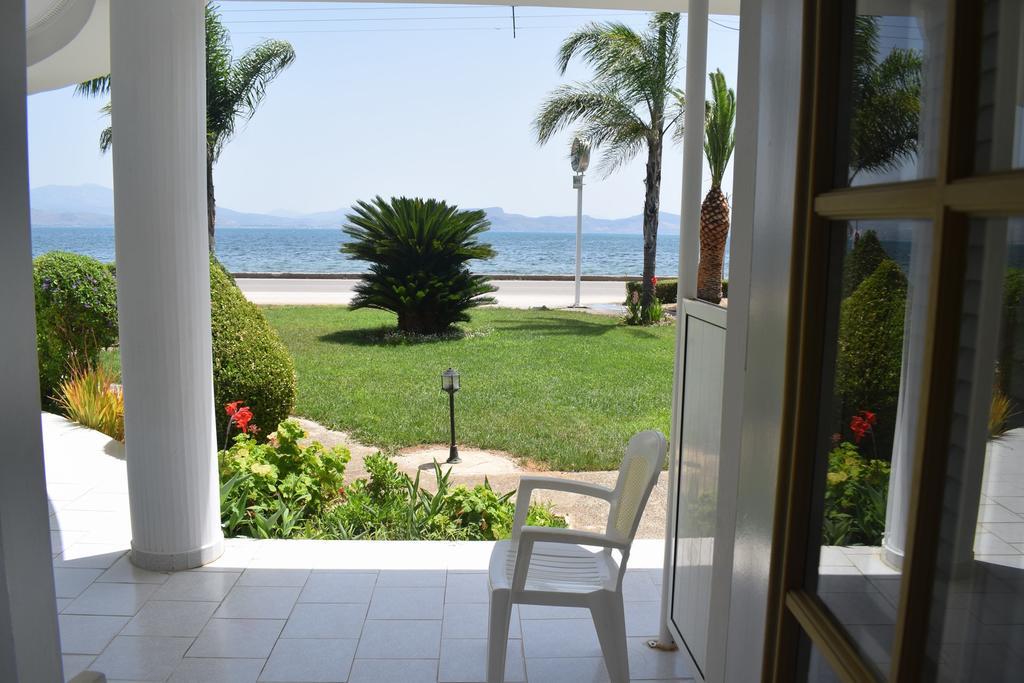 Miloi Rooms And Apartments Екстериор снимка