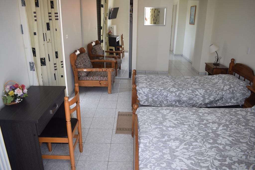 Miloi Rooms And Apartments Екстериор снимка