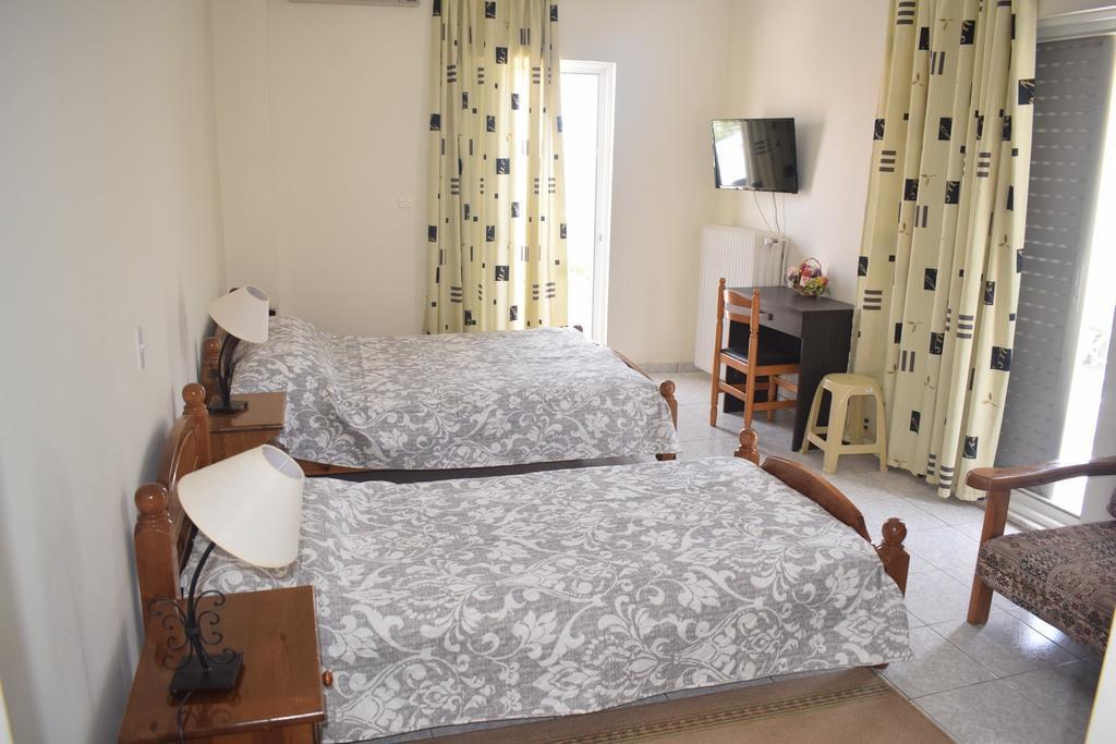 Miloi Rooms And Apartments Екстериор снимка